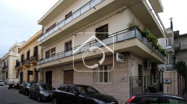 TRILOCALE IN CENTRO RIF. V226/22