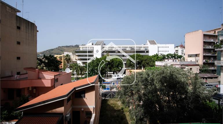 QUADRILOCALE ZONA OSPEDALE RIUNITI RIF. V260/23